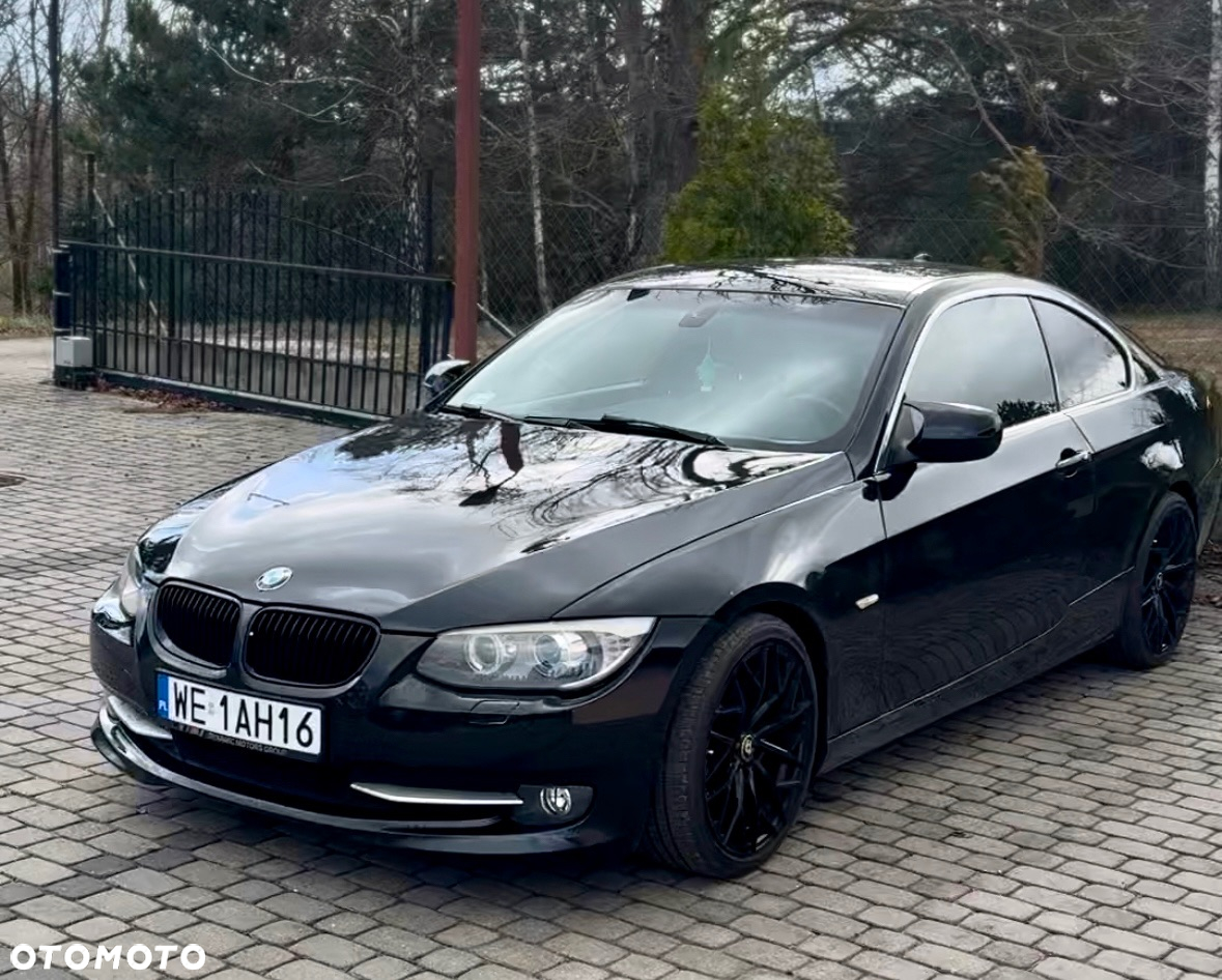 BMW Seria 3 325d Coupe - 8