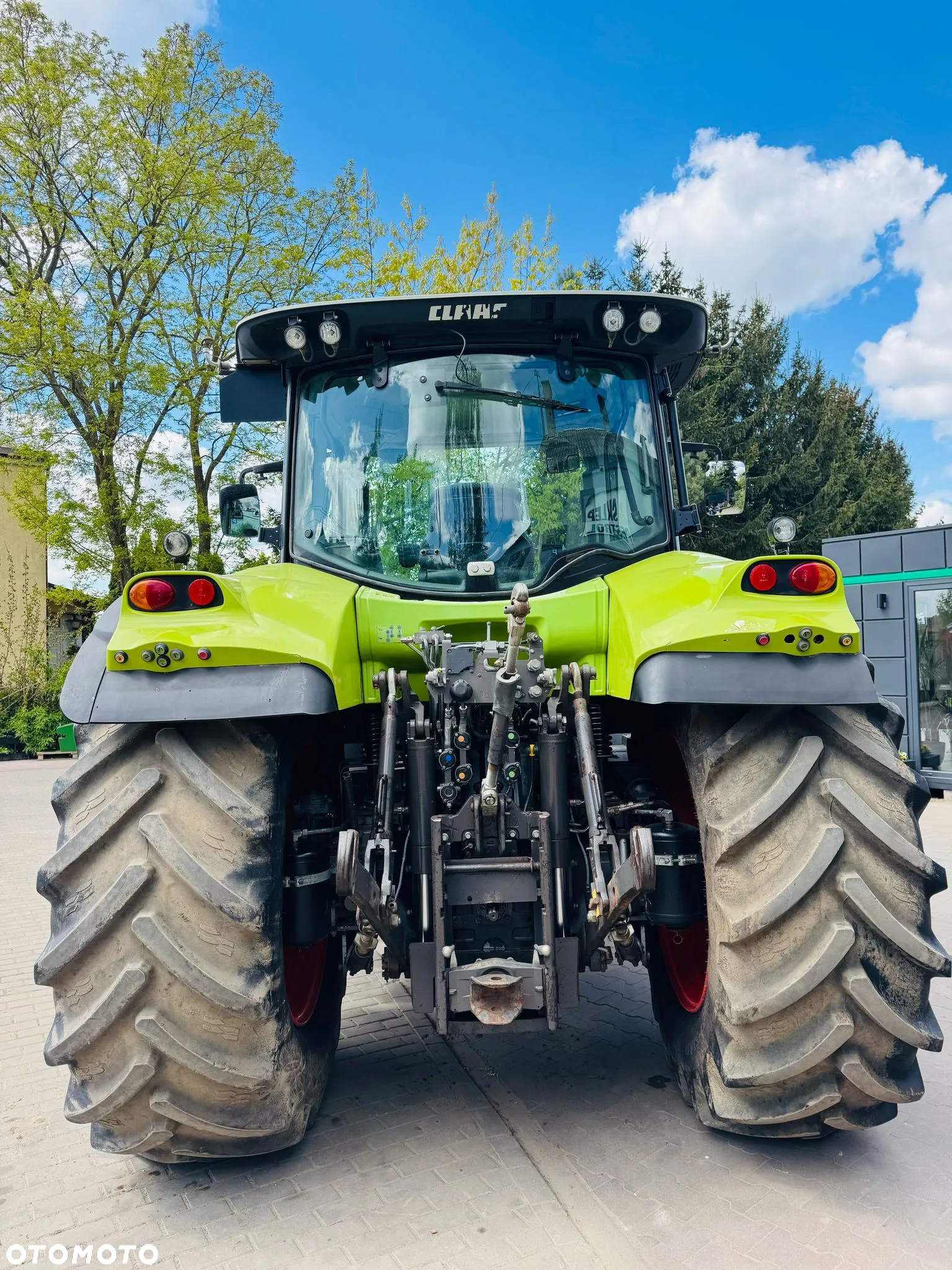 Claas Nexos 210F - 8
