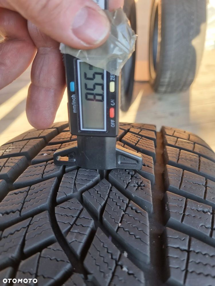 Opona Goodyear ULTRAGRIP Performance + 225/55r17 101V 1x8,5mm jak nowa - 2