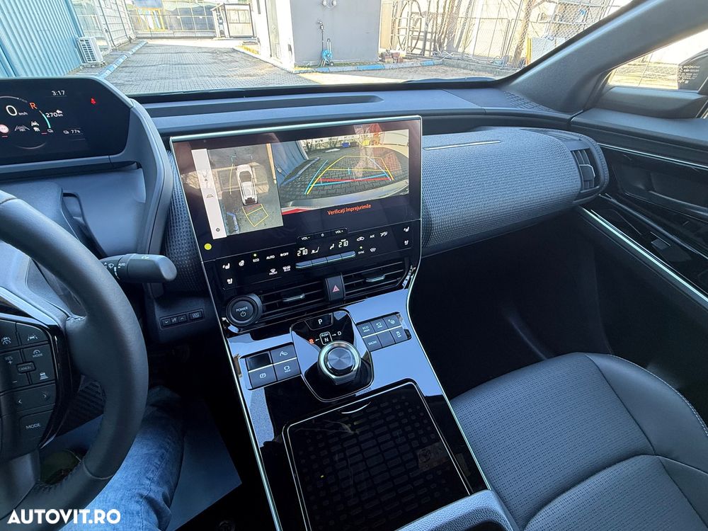 Toyota BZ4X 160 KW AWD (4x4) Luxury - 12