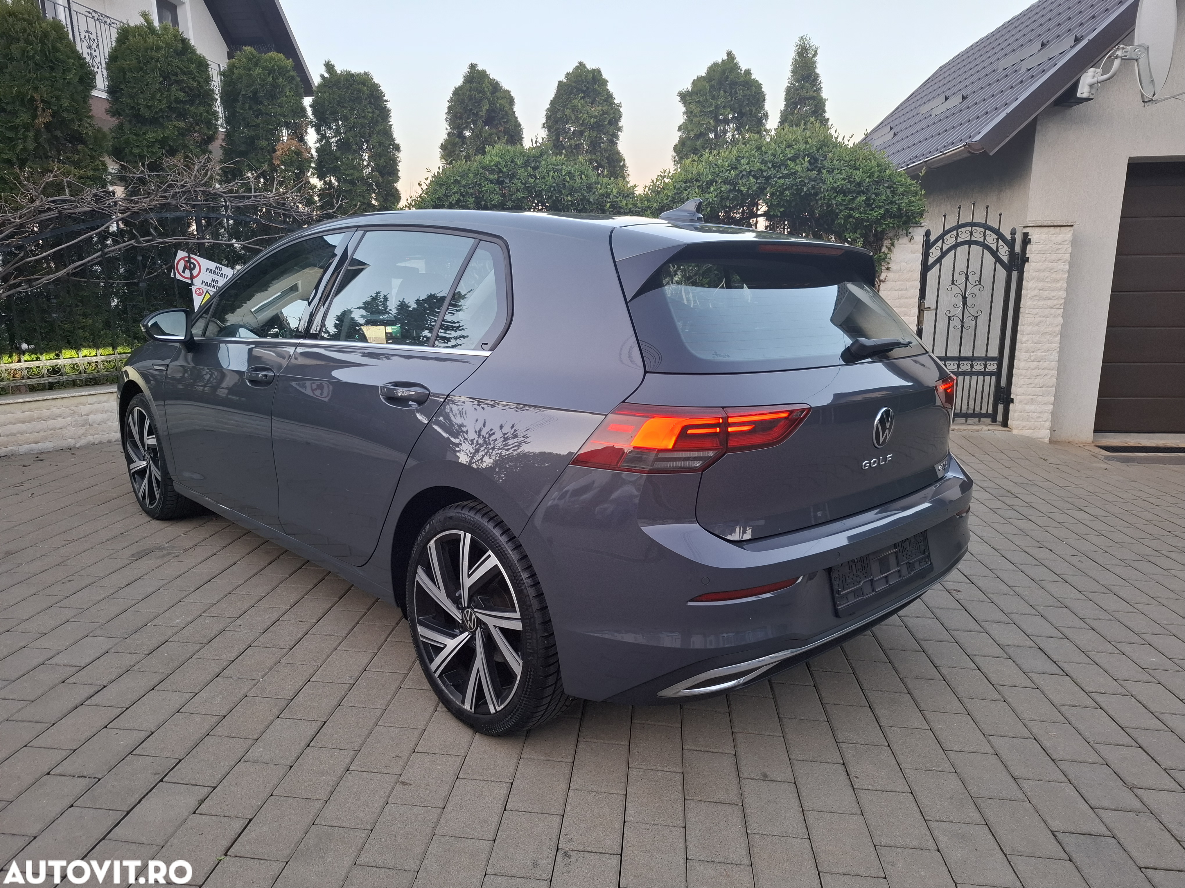 Volkswagen Golf 1.5 eTSI DSG MHEV Style - 3