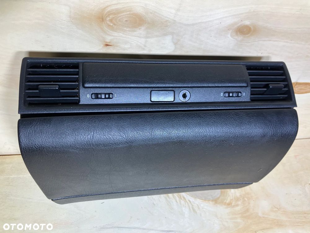 SCHOWEK BMW E36 COUPE CABRIO KRATKA NAWIEWU KRATKI WLOTY ZAMEK 8153013