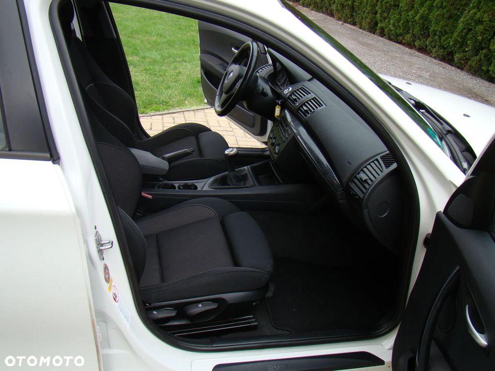 BMW Seria 1 118i - 24