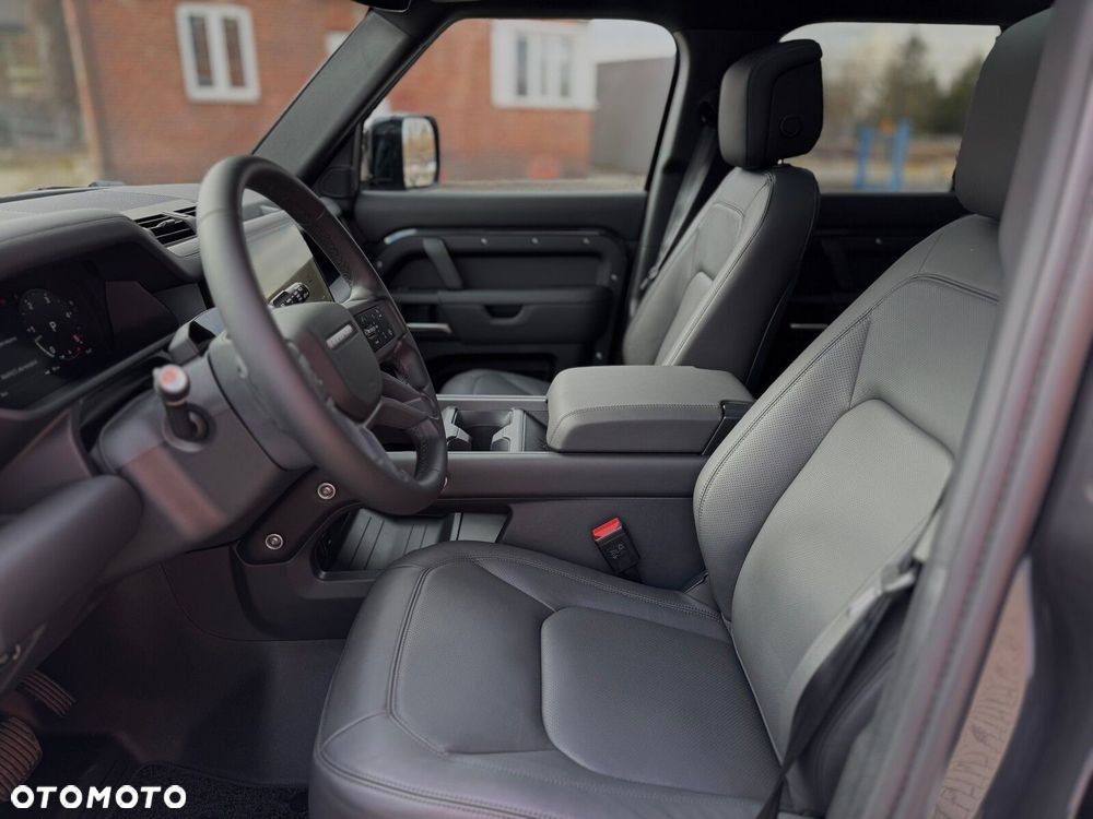 Land Rover Defender - 6