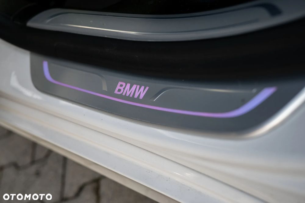 BMW Seria 7 730Ld mHEV - 12