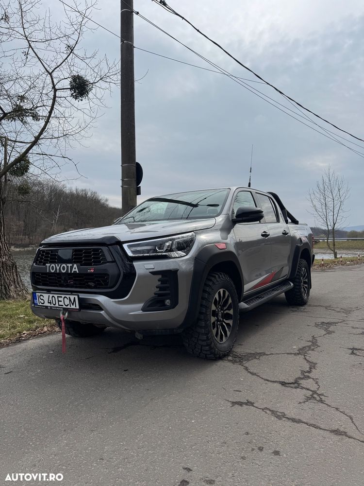 Toyota Hilux 2.8D 204CP 4x4 Double Cab AT GR Sport - 2