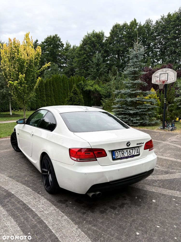 BMW Seria 3 330d xDrive - 14