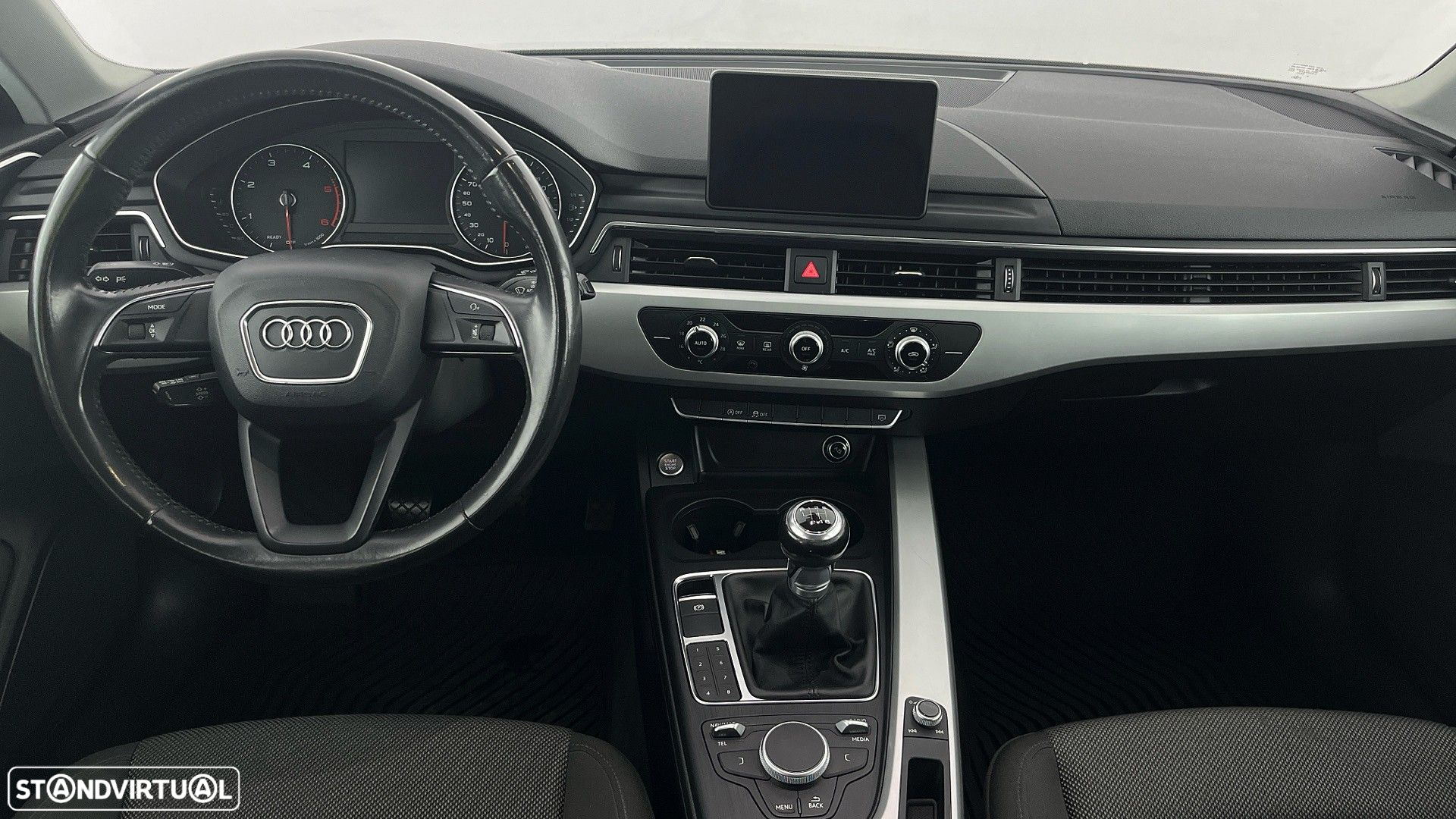 Audi A4 Avant 2.0 TDI Advance - 29