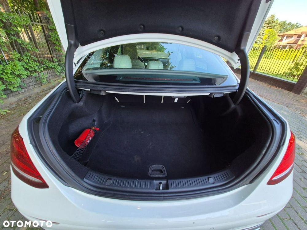 Mercedes-Benz Klasa E 220 d Business Edition 9G-TRONIC - 39