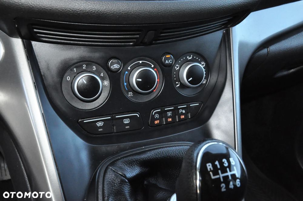 Ford Kuga - 25