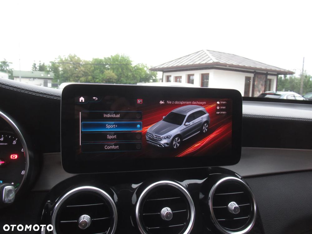 Mercedes-Benz GLC 200 4Matic 9G-TRONIC AMG Line - 25