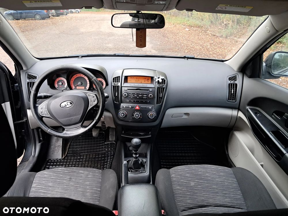 Kia Ceed - 8