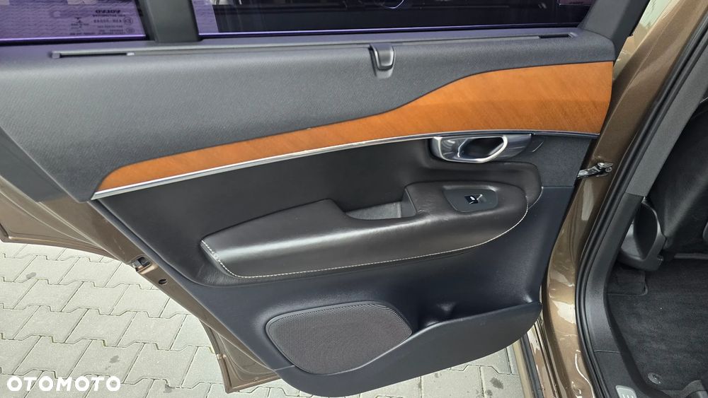 Volvo XC 90 D5 AWD Geartronic Inscription - 35