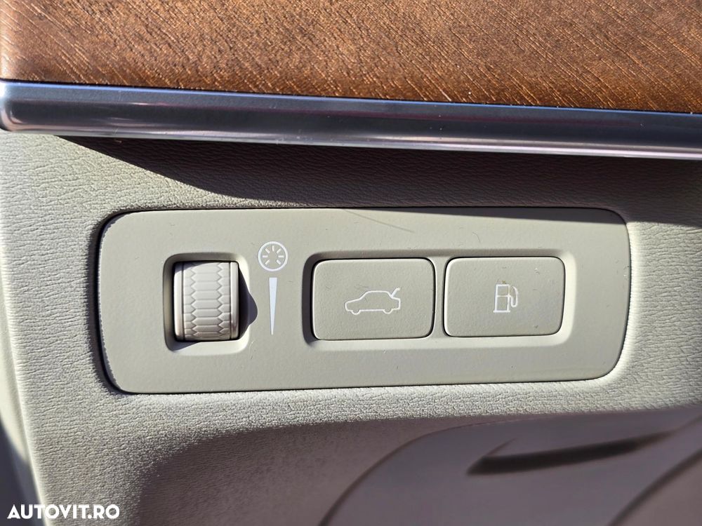 Volvo XC 90 - 9