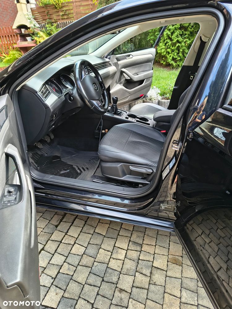 Volkswagen Passat 1.6 TDI BMT City - 13