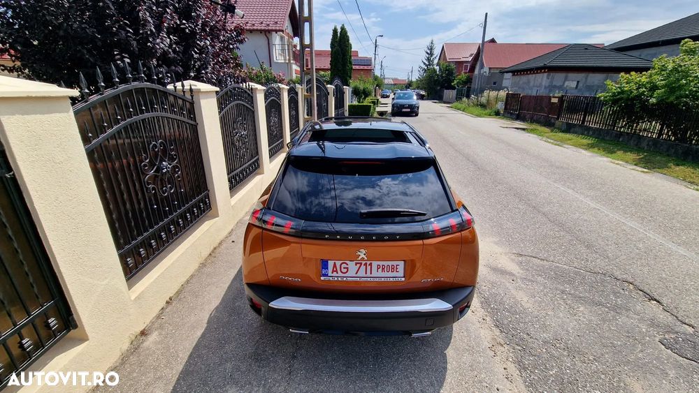 Peugeot 2008 1.2 L PureTech STT EAT8 GT Line - 32