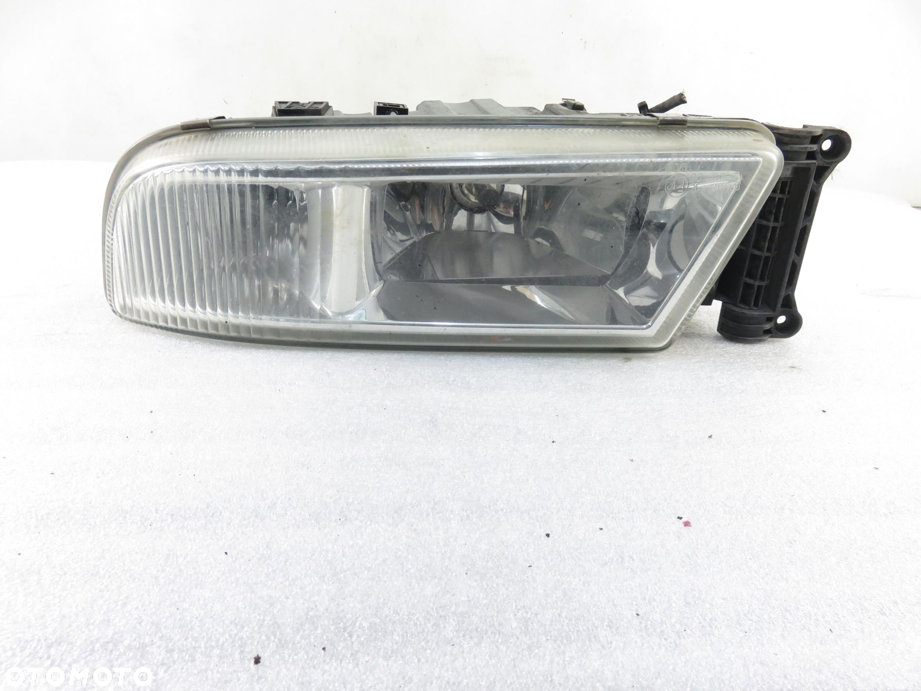 HALOGEN LEWY MAN TGX I 81251016521 - 8
