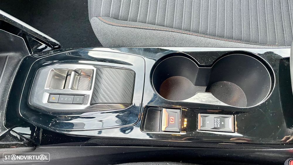 Peugeot 2008 1.2 PureTech Allure Pack EAT8 - 5