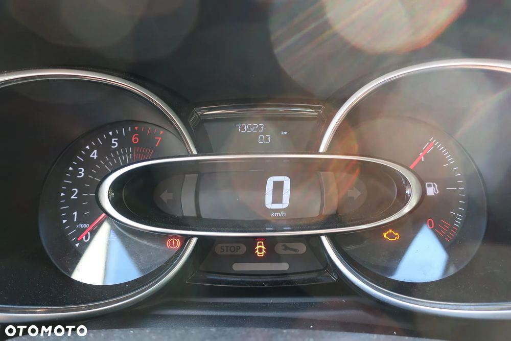 Renault Clio 1.2 16V Limited Plus - 15