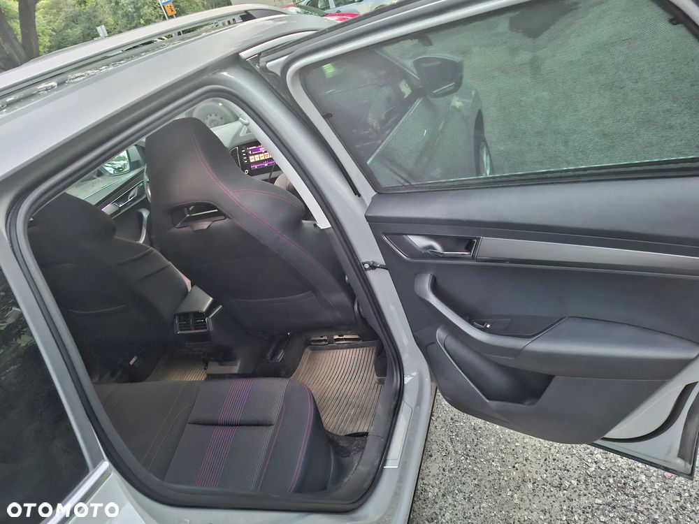 Skoda Karoq 2.0 TDI SCR 4x4 Style DSG - 17