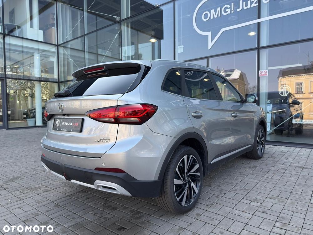 MG ZS - 12