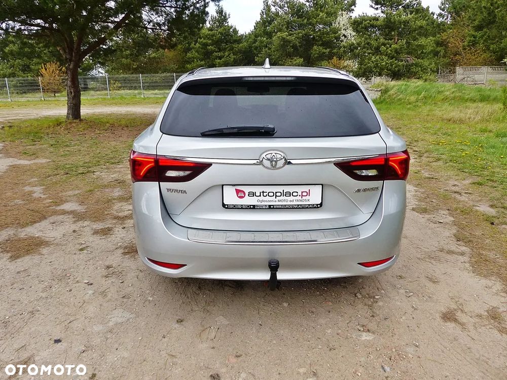 Toyota Avensis 2.0 D-4D Premium - 9