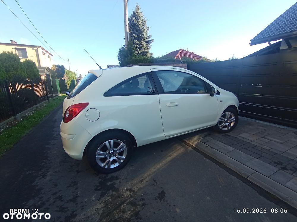 Opel Corsa 1.4 16V Innovation - 23
