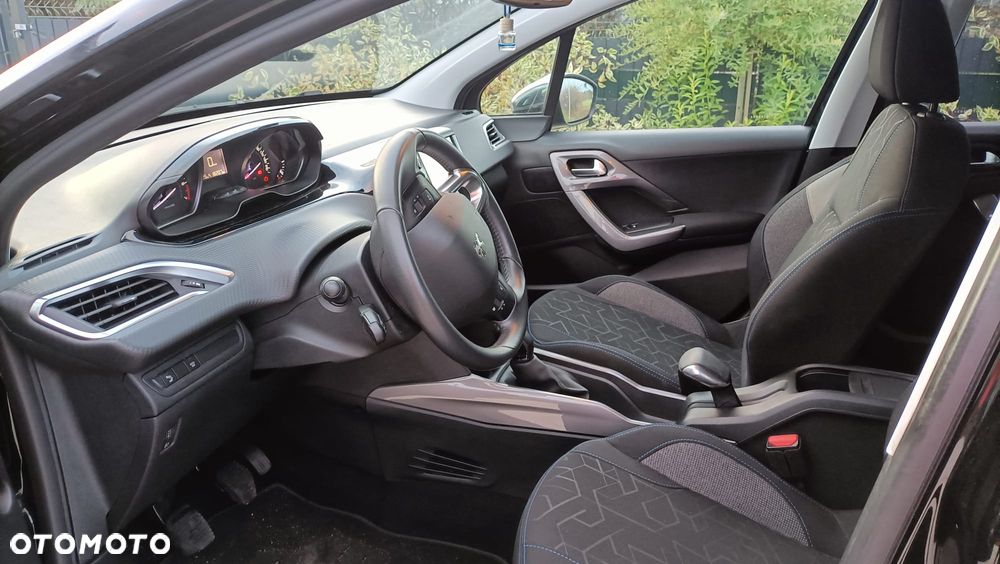 Peugeot 2008 1.2 Pure Tech Style - 11