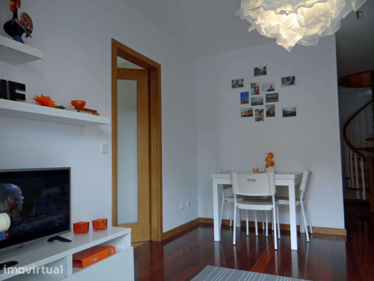 Apartamento com 1 quartos - localizado em Paranhos Porto - Grande imagem: 5/29