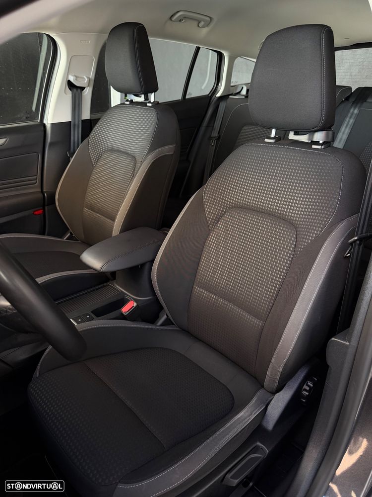 Ford Focus SW 1.0 EcoBoost S&S COOL&CONNECT - 32