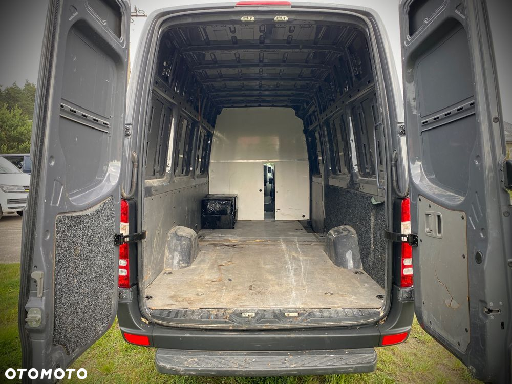 Mercedes-Benz Sprinter - 16