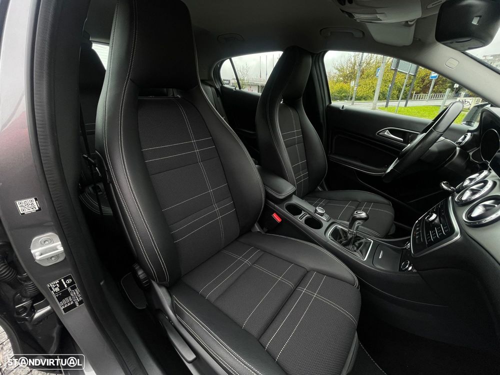 Mercedes-Benz GLA 180 - 42