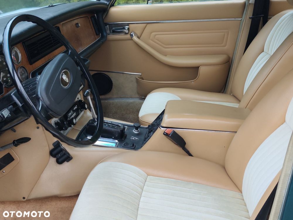 Jaguar XJ - 19