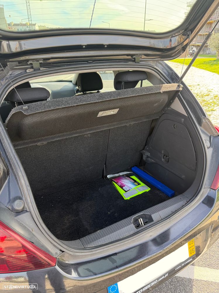 Opel Corsa 1.2 16V Enjoy - 8