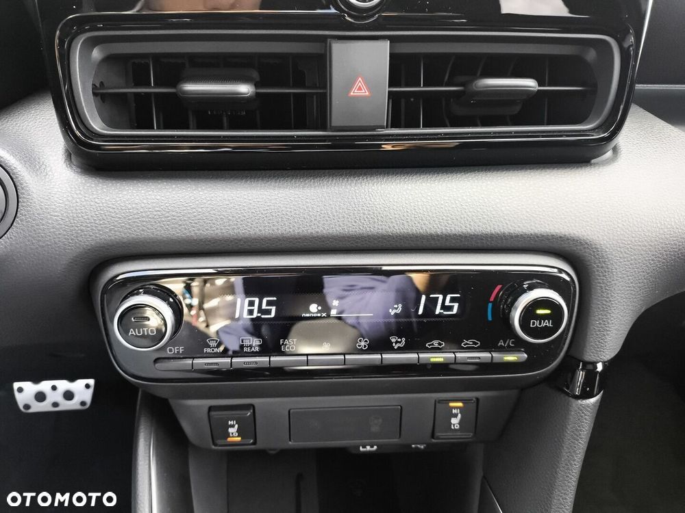 Toyota Yaris - 23