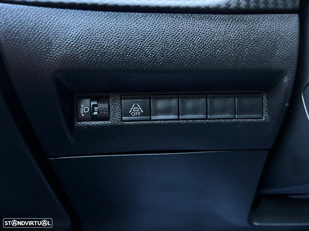 Peugeot e-2008 50 kWh Allure - 11