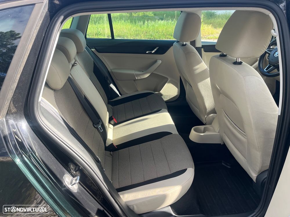 Skoda Rapid Spaceback 1.6 TDi Elegance - 11