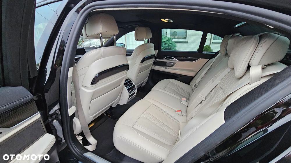 BMW Seria 7 730d xDrive mHEV sport - 9