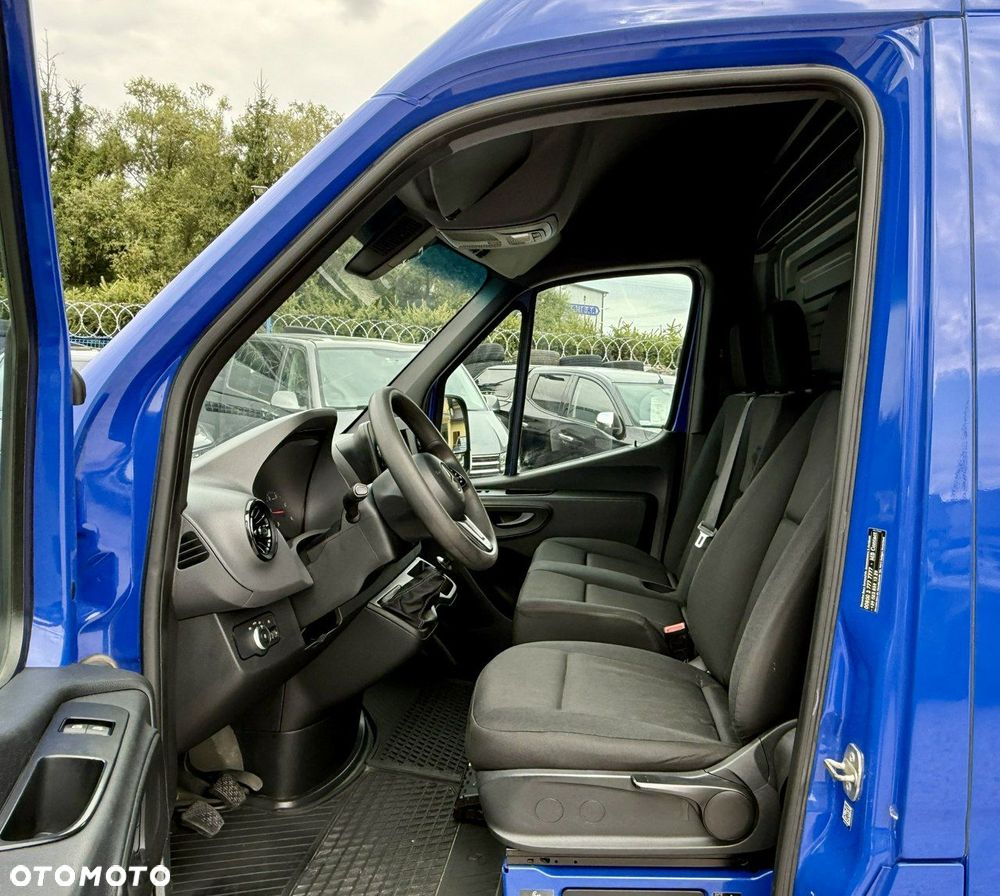 Mercedes-Benz Sprinter - 9