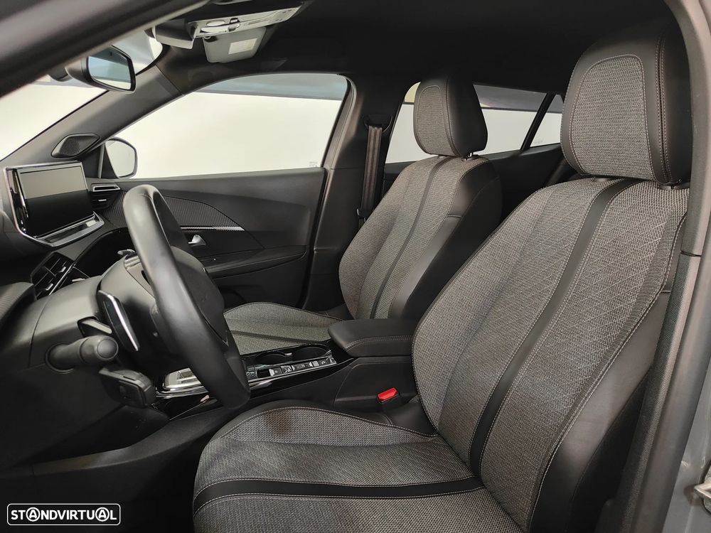 Peugeot 2008 1.2 PureTech Allure EAT8 - 38