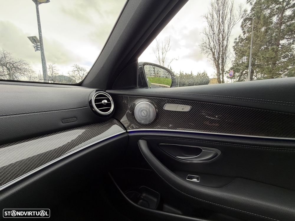 Mercedes-Benz E 220 d 9G-TRONIC AMG Line - 33