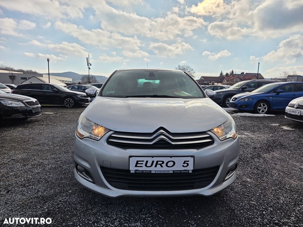 Citroën C4 1.6 16V Confort - 4