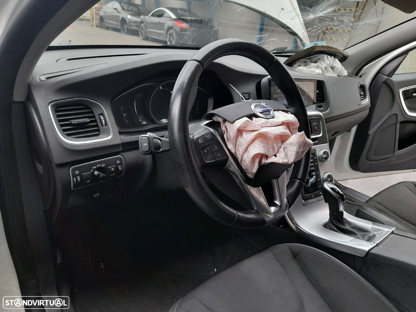 Para peças VOLVO V60 I (155) - 9