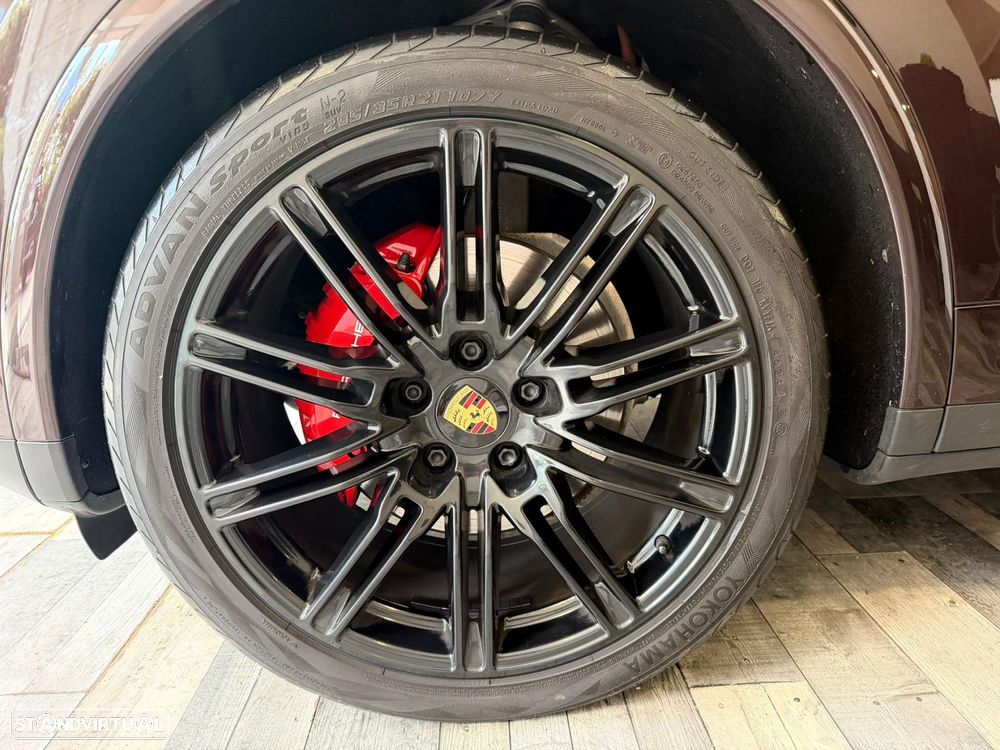 Porsche Cayenne S E-Hybrid Platinum Edition - 32