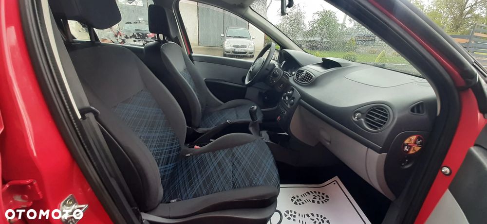 Renault Clio - 29