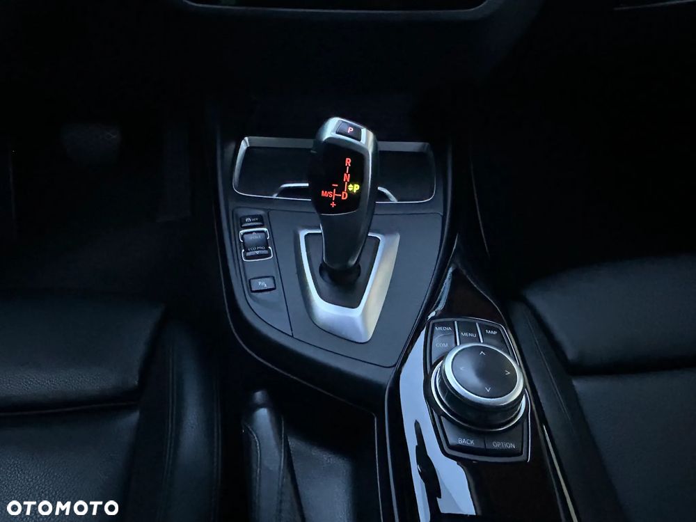 BMW Seria 1 120d Sport Line Shadow sport - 16