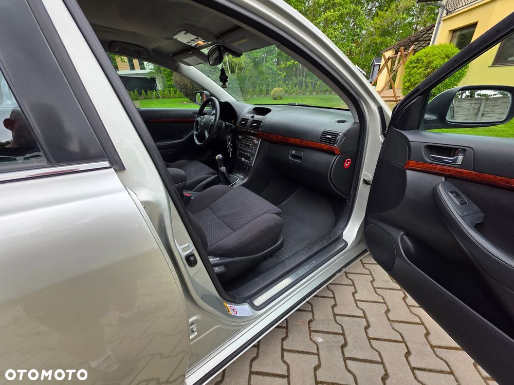 Toyota Avensis 2.0 D-4D Sol - 5