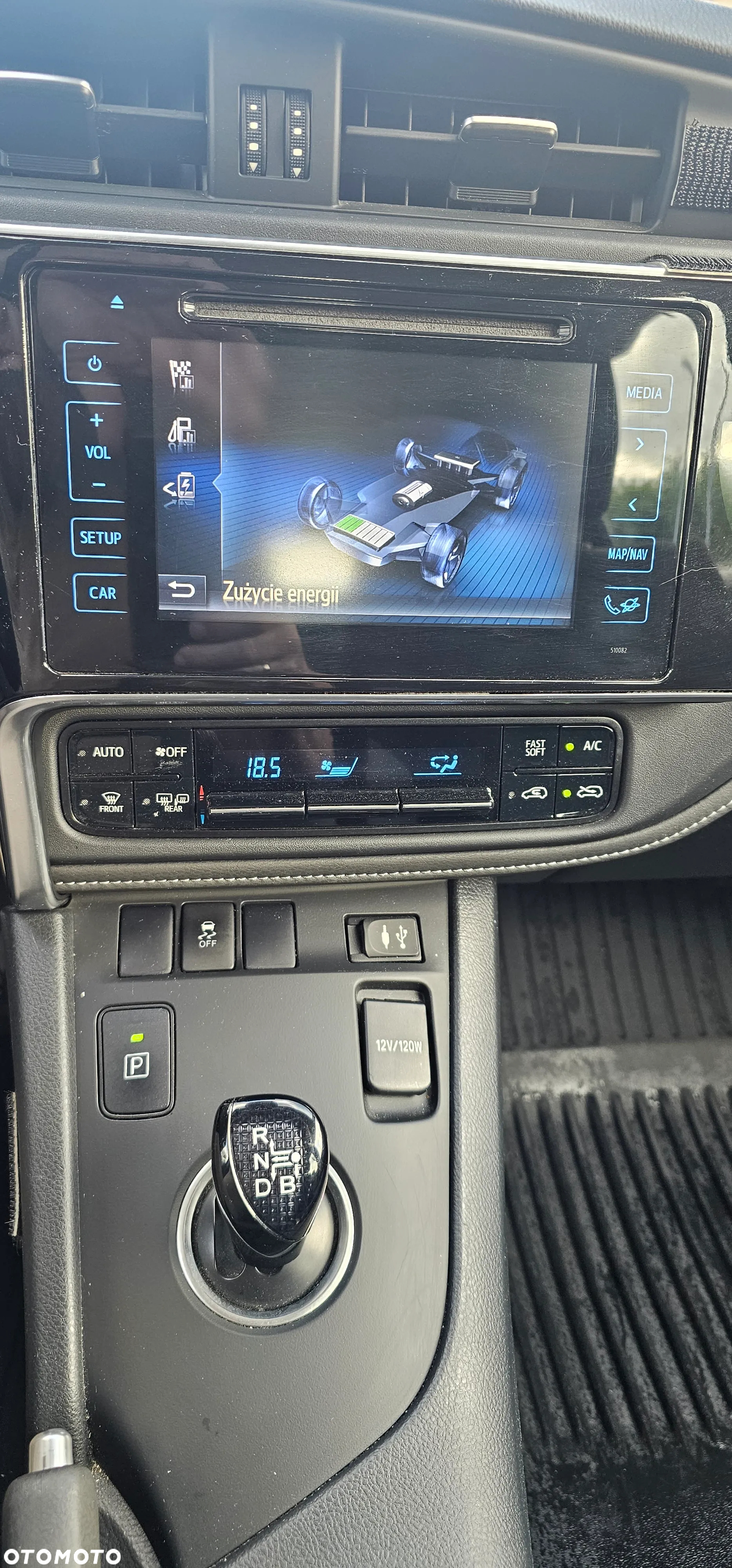 Toyota Auris Hybrid 135 Prestige - 11