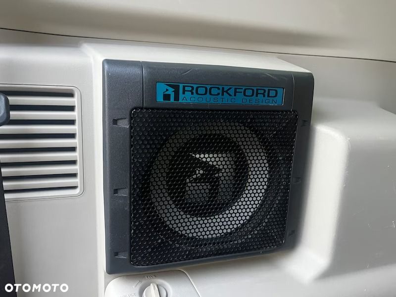 Mitsubishi Pajero - 18