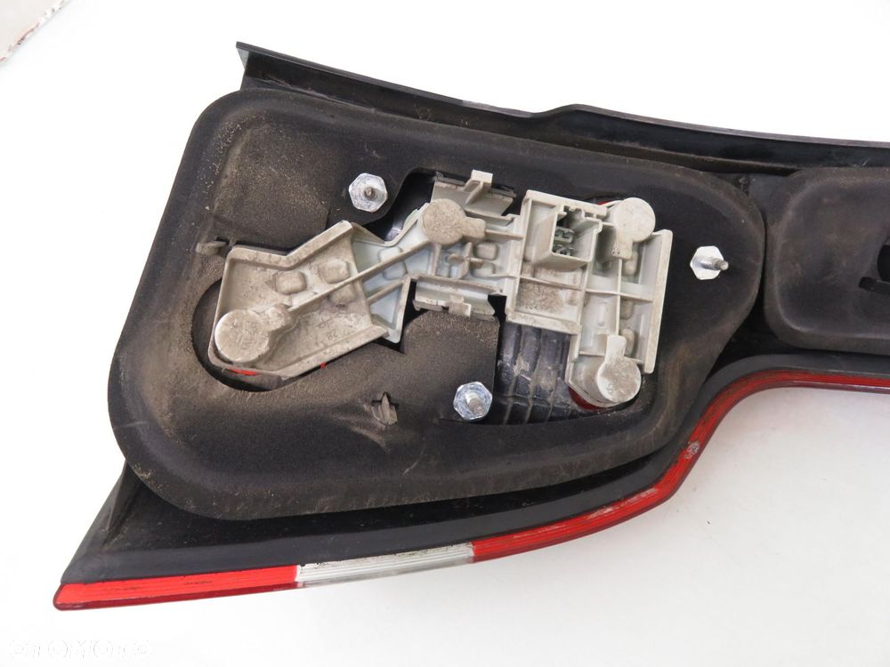 LAMPA LEWA TYLNA VOLVO V50 (MW) 30698918 - 10